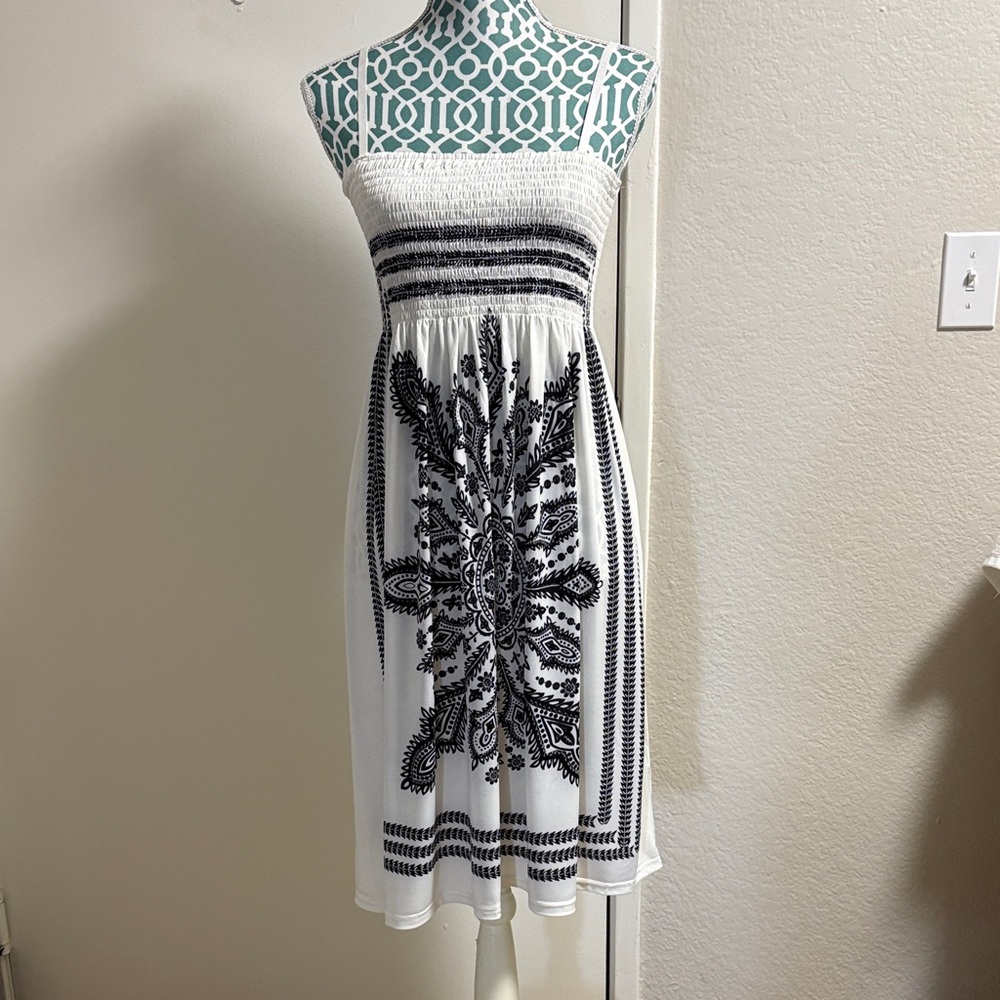 Elegant Black and White Strapless Dress